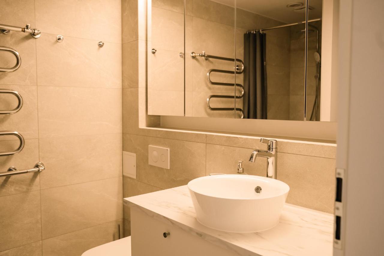 Grey Green Studio Apartment Birstonas Bagian luar foto